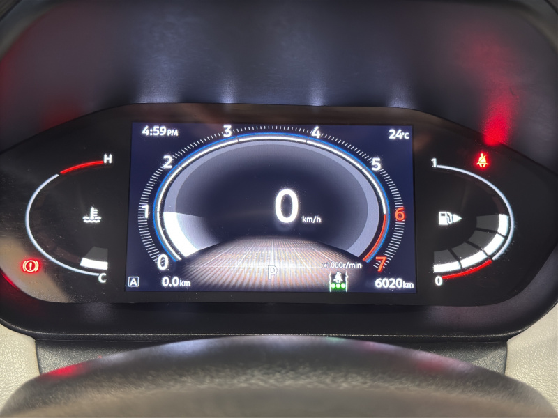 Nissan Magnite  5 pts. Exclusive, 1.0T, TM5, piel, RA-16 2025